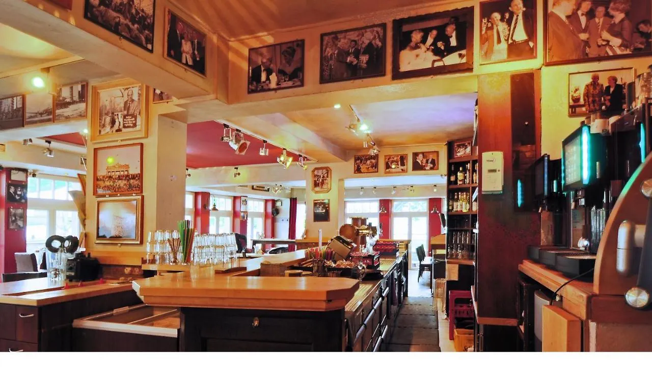 Rhein Hotel St. Martin Κολωνία 3*,